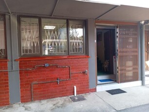 2 Bedroom Flat For Sale in Pinetown Central