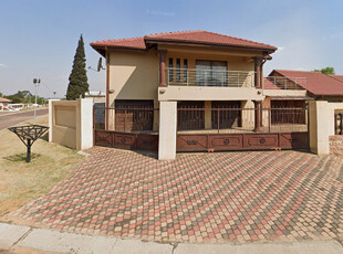 4 Bedroom Dwelling Auction - 6 September 2023 at 10h00 - Sheriff's Office - Wtb