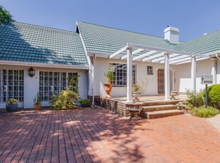 House for sale with 4 bedrooms, Bryanston, Sandton