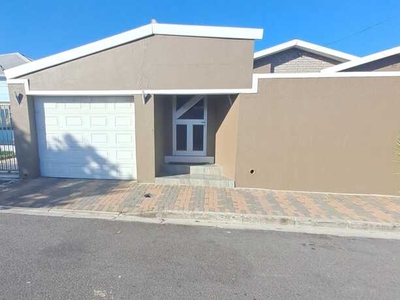 House For Sale In Frere Estate, Cape Town