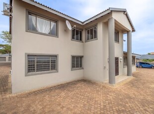 6 Bedroom House To Let in Ruimsig - 542B Hole-In-One Avenue