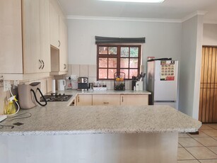 Townhouse For Sale in West Acres Ext 47