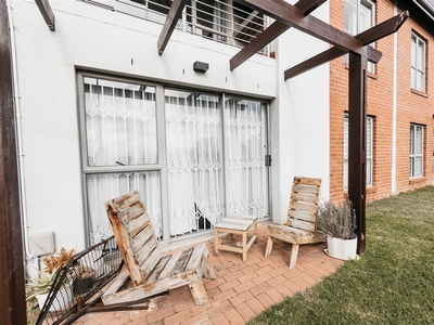 2 Bedroom Apartment Sold in Durbanville Central