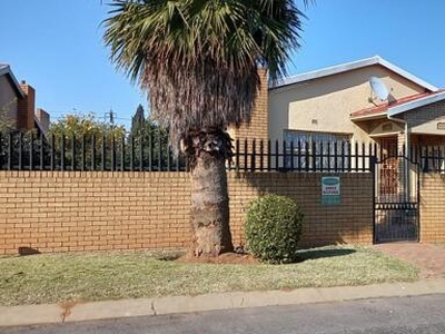 3 bedroom, Johannesburg Gauteng N/A