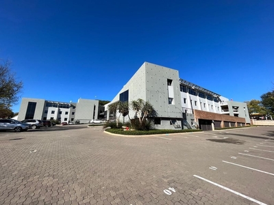 6,050m² Office To Let in Bryanston