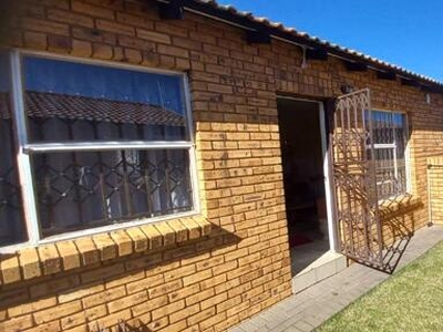 Apartment For Sale In Finsbury, Randfontein