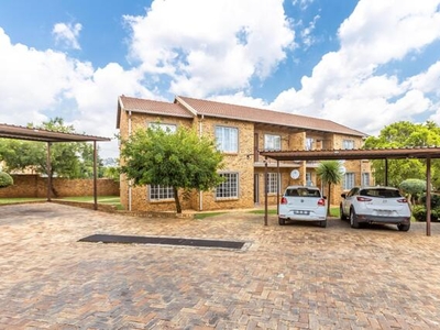 Apartment For Sale In Strubensvallei, Roodepoort