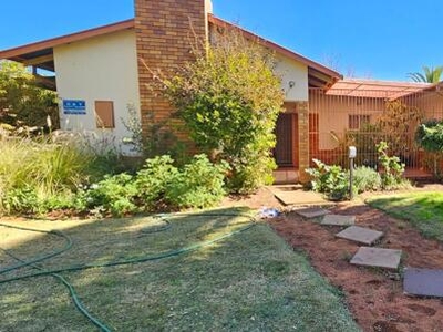 House For Sale In Verwoerdpark, Kimberley