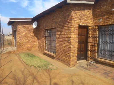 House For Rent In Geluksdal, Brakpan