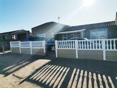 House For Sale In Louwville, Vredenburg