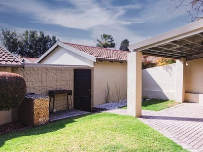 Townhouse For Sale In Ferndale, Randburg