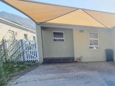 2 Bedroom house to rent in Muizenberg, Cape Town