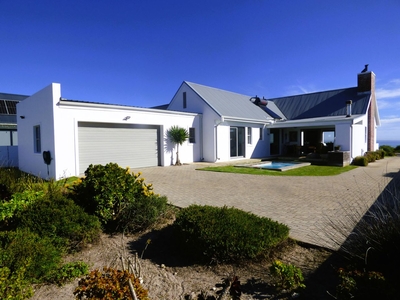 3 Bedroom Freehold Sold in Yzerfontein