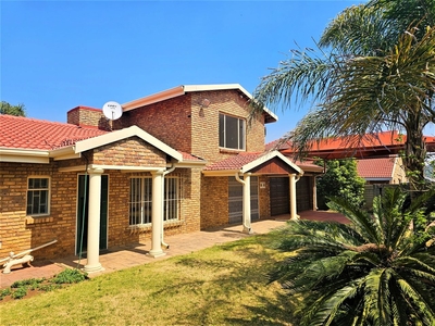 4 Bedroom House For Sale in Vaal Marina
