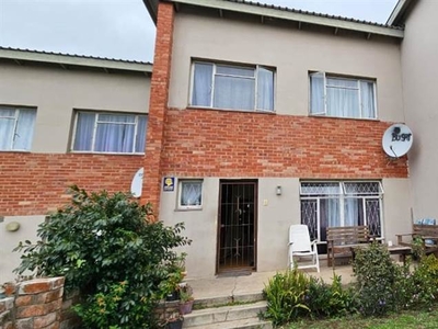 3 Bed Townhouse in Newton Park