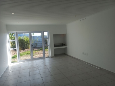 2 Bedroom Apartment To Let in Yzerfontein