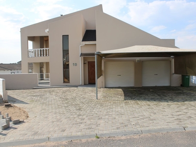 3 Bedroom House For Sale in Country Club