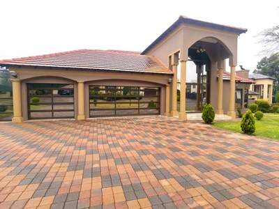 4 Bedroom Freehold For Sale in Valley View Estate