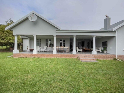 6 Bed House in Hickmans River