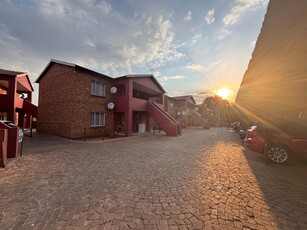 Apartment / Flat For Sale in Greenhills, Randfontein