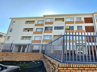 Apartment / Flat For Sale in Oostersee, Parow