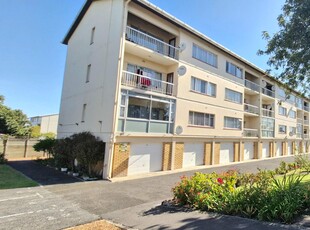 Apartment / Flat For Sale in Oostersee, Parow