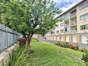 Apartment / Flat For Sale in Oostersee, Parow