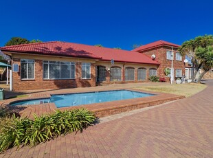 House For Sale in Bergbron, Roodepoort