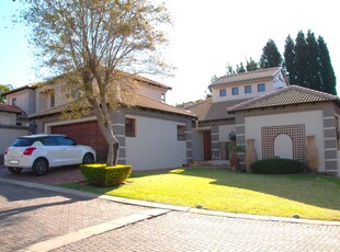 House For Sale in Featherbrooke Estate, Krugersdorp