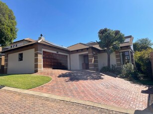 House For Sale in Featherbrooke Estate, Krugersdorp