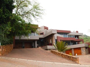 House For Sale in Featherbrooke Estate, Krugersdorp