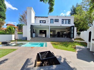 House For Sale in Featherbrooke Estate, Krugersdorp