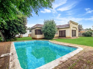 House For Sale in Florida, Roodepoort