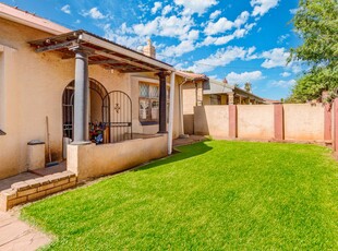 House For Sale in Florida, Roodepoort