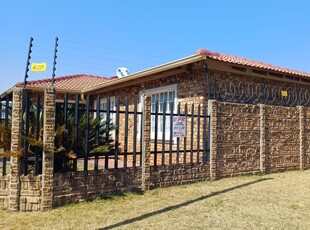 House For Sale in Helikonpark, Randfontein