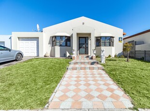 House For Sale in Kensington, Cape Town