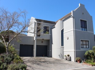 House For Sale in Plattekloof 3, Parow