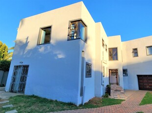 House For Sale in Radiokop, Roodepoort