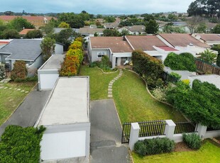 Townhouse For Sale in Durbanville