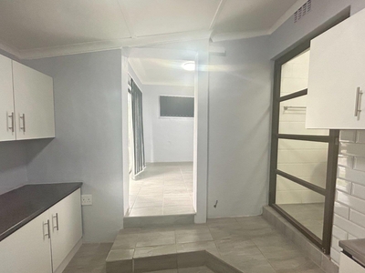 1 Bedroom Apartment / flat to rent in Illovo Glen
