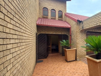 3 Bedroom House To Let in Die Heuwel