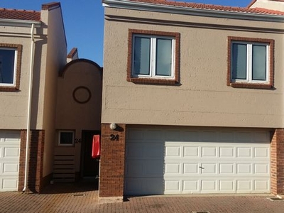 3 Bedroom Townhouse To Let in Woodhill Golf Estate