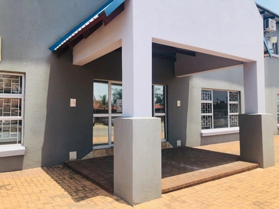 Industrial property to rent in Magna Via Industrial