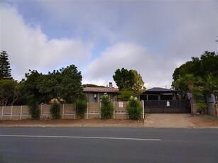 4 Bed House in Vredenburg