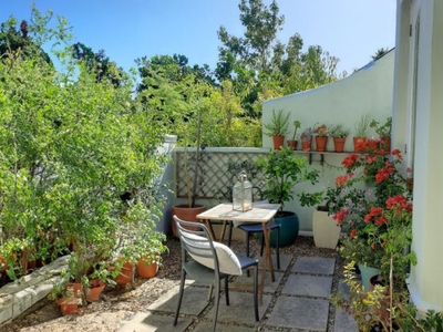 1 Bedroom house rented in Gardens, Cape Town