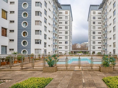 2 Bedroom apartment to rent in Claremont Upper, Cape Town