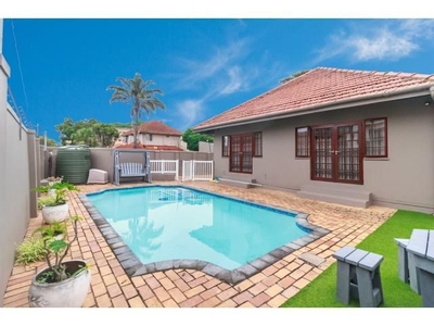 3 Bedroom House For Sale in Essenwood
