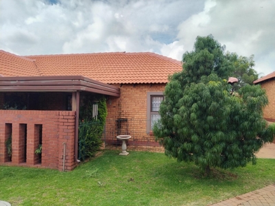 3 Bedroom Simplex to Rent in Willow Park Manor - Property to