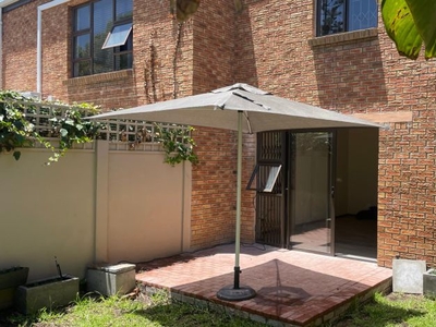3 Bedroom townhouse - sectional to rent in Bloubergrant
