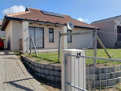 Urgent Resale - Upgrade for Lock up and Go estate in Kidds Beach Green Estate